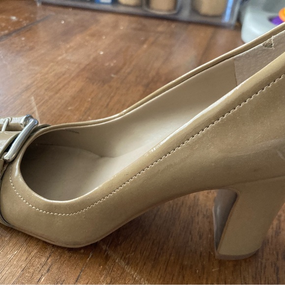 Tahari Patent Pumps - Picture 8 of 16